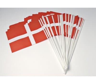 Dannebrogsflag i plastik 10 stk (20 x 25 cm)