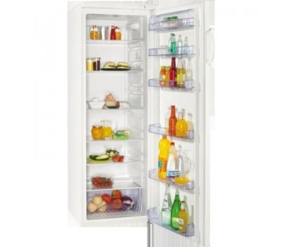 stort køleskab med åben låge fyldt med dagligvarer